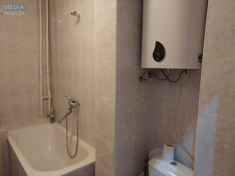 Продаж 3 кімнатної квартири (53/?/?), 1 пов. 4 пов. будинку, <a class="location-link" href="/kiev/" title="Недвижимость Київ">Київ</a>, <a class="location-link" href="/kiev/svyatoshinskij/" title="Недвижимость Святошинский район">Святошинский р-н</a>, Лютеранская ул., 27-29 (изображение 8)