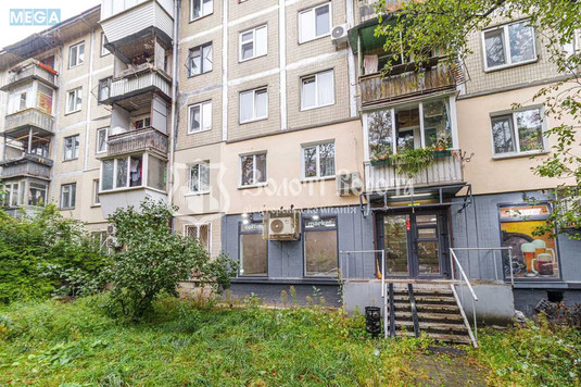 Продаж комерційної нерухомості, 50&nbsp;кв.м, под магазин, <a class="location-link" href="/kiev/" title="Недвижимость Київ">Київ</a>, <a class="location-link" href="/kiev/solomenskij/" title="Недвижимость Солом'янський район">Солом'янський р-н</a>, Героїв Севастополя вул., 11 (изображение 11)