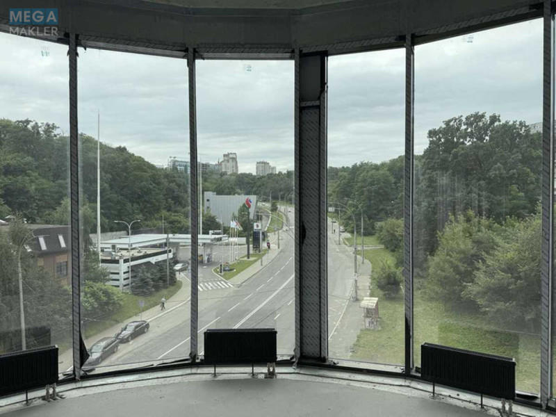 Оренда окремої будівлі/побудови, 700&nbsp;кв.м, <a class="location-link" href="/kiev/" title="Недвижимость Київ">Київ</a>, <a class="location-link" href="/kiev/podolskij/" title="Недвижимость Подольский район">Подольский р-н</a>, Івана Федорова вул. (изображение 7)