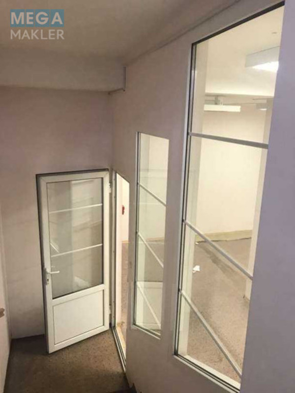 Продаж комерційної нерухомості, 110&nbsp;кв.м, под магазин, <a class="location-link" href="/kiev/" title="Недвижимость Київ">Київ</a>, <a class="location-link" href="/kiev/pecherskij/" title="Недвижимость Печерський район">Печерський р-н</a>, Станіславського вул., 3 (изображение 3)