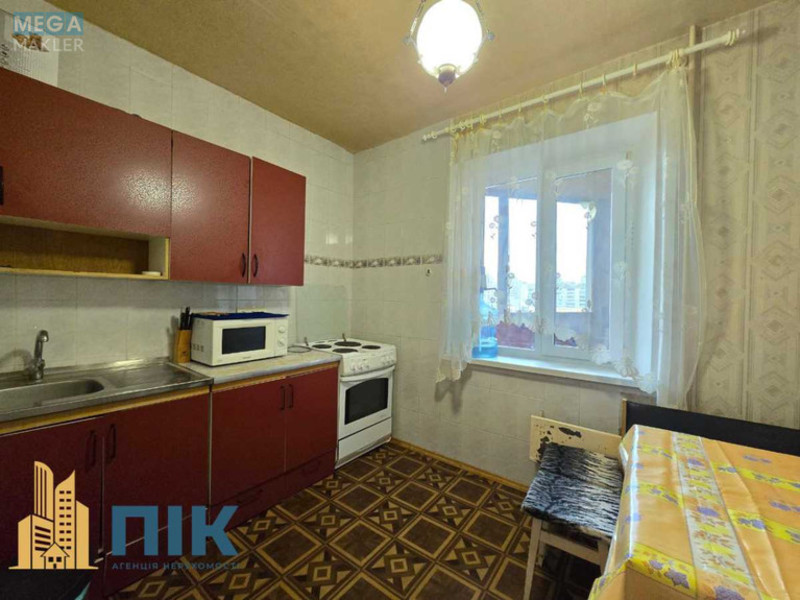 Продаж 3 кімнатної квартири (85/42/8), 6 пов. 16 пов. будинку, <a class="location-link" href="/kiev/" title="Недвижимость Київ">Київ</a>, <a class="location-link" href="/kiev/pecherskij/" title="Недвижимость Печерский район">Печерский р-н</a>, Срибнокильская ул., 14 (изображение 12)