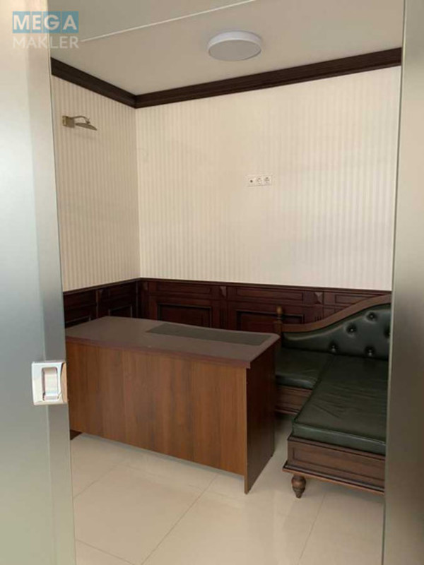 Оренда комерційної нерухомості, 218,50&nbsp;кв.м, под офис, <a class="location-link" href="/kiev/" title="Недвижимость Київ">Київ</a>, <a class="location-link" href="/kiev/svyatoshinskij/" title="Недвижимость Святошинский район">Святошинский р-н</a>, Институтская ул., 18А (изображение 16)