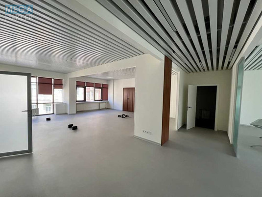Продаж комерційної нерухомості, 400&nbsp;кв.м, под офис, <a class="location-link" href="/kiev/" title="Недвижимость Київ">Київ</a>, <a class="location-link" href="/kiev/shevchenkovskij/" title="Недвижимость Шевченківський район">Шевченківський р-н</a>, Олеся Гончара ул., 41 (изображение 20)