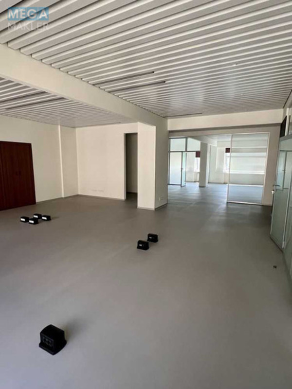Продаж комерційної нерухомості, 400&nbsp;кв.м, под офис, <a class="location-link" href="/kiev/" title="Недвижимость Київ">Київ</a>, <a class="location-link" href="/kiev/shevchenkovskij/" title="Недвижимость Шевченківський район">Шевченківський р-н</a>, Олеся Гончара ул., 41 (изображение 21)