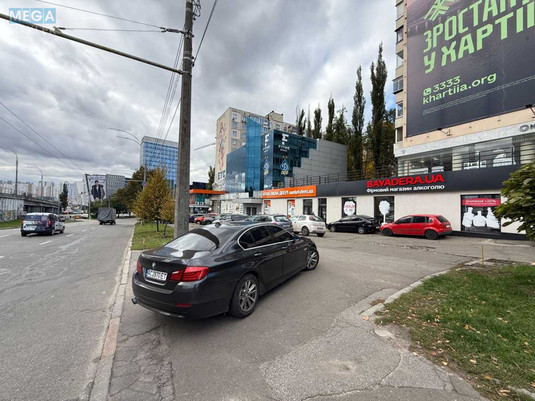 Оренда окремої будівлі/побудови, 135&nbsp;кв.м, <a class="location-link" href="/kiev/" title="Недвижимость Київ">Київ</a>, <a class="location-link" href="/kiev/pecherskij/" title="Недвижимость Печерський район">Печерський р-н</a>, Дружби Народів бульв., 1 (изображение 2)