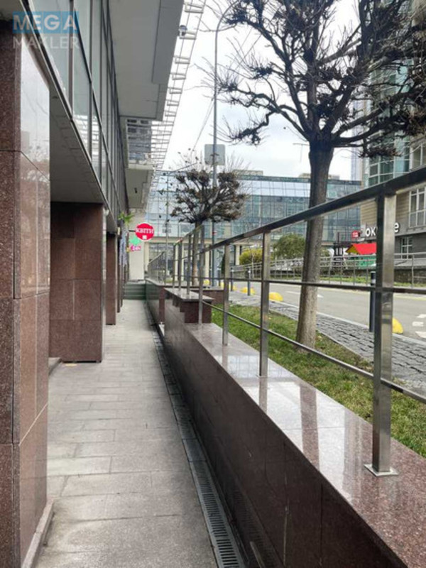 Оренда комерційної нерухомості, 35&nbsp;кв.м, <a class="location-link" href="/kiev/" title="Недвижимость Київ">Київ</a>, <a class="location-link" href="/kiev/pecherskij/" title="Недвижимость Печерський район">Печерський р-н</a>, Звіринецька вул., 47 (изображение 3)