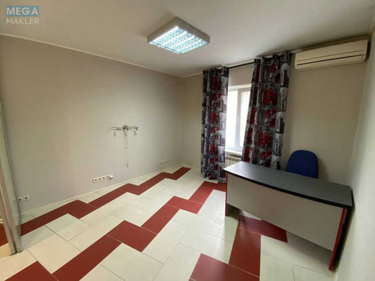 Оренда окремої будівлі/побудови, 35&nbsp;кв.м, <a class="location-link" href="/kiev/" title="Недвижимость Київ">Київ</a>, <a class="location-link" href="/kiev/darnickij/" title="Недвижимость Дарницький район">Дарницький р-н</a>, Михайла Драгоманова вул., 23 (изображение 4)