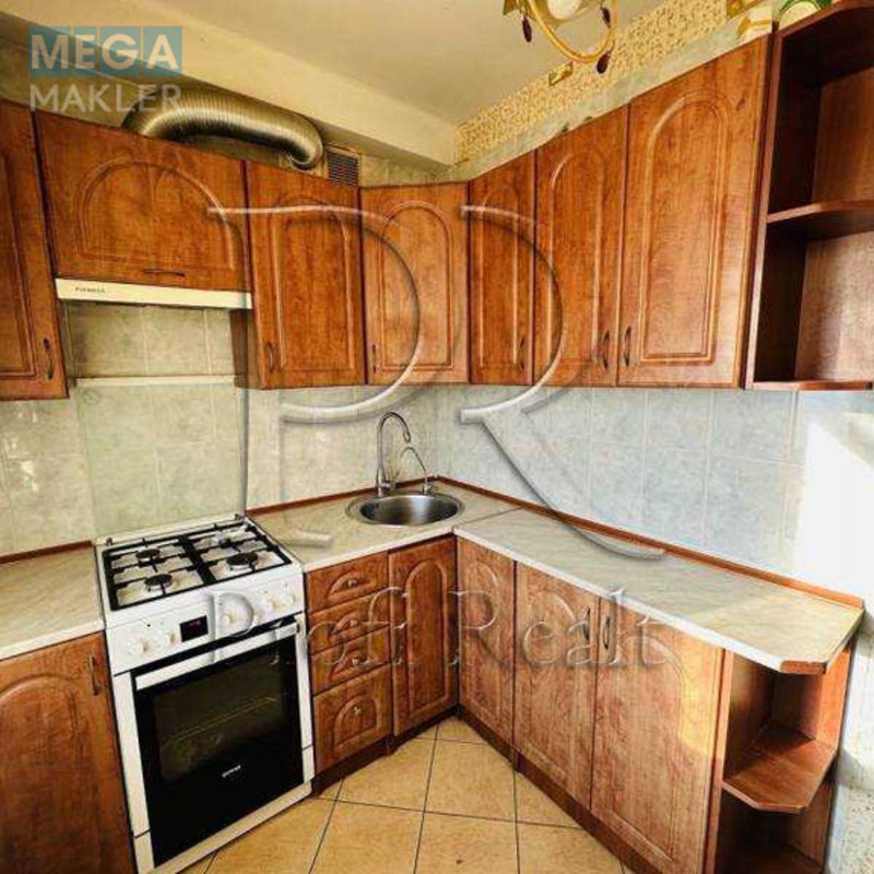 Продаж 1 кімнатної квартири (31/15/7), 5 пов. 5 пов. будинку, <a class="location-link" href="/kiev/" title="Недвижимость Київ">Київ</a>, <a class="location-link" href="/kiev/svyatoshinskij/" title="Недвижимость Святошинський район">Святошинський р-н</a>, Сімї Сосніних вул., 8 (изображение 2)