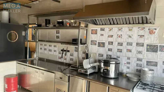 Оренда комерційної нерухомості, 81&nbsp;кв.м, <a class="location-link" href="/kiev/" title="Недвижимость Київ">Київ</a>, <a class="location-link" href="/kiev/shevchenkovskij/" title="Недвижимость Шевченківський район">Шевченківський р-н</a>, Олеся Гончара вул. (изображение 3)