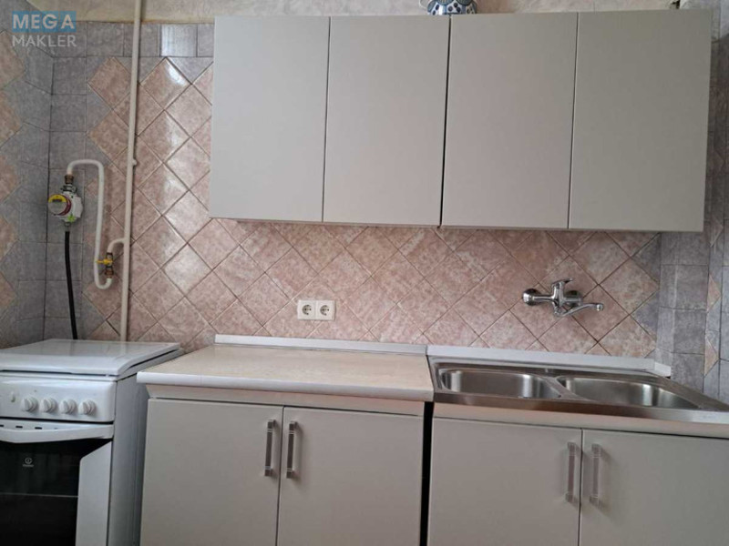 Оренда 1 кімнатної квартири, <a class="location-link" href="/kiev/" title="Недвижимость Київ">Київ</a>, <a class="location-link" href="/kiev/shevchenkovskij/" title="Недвижимость Шевченківський район">Шевченківський р-н</a>, Саксаганского ул., 109/20 (изображение 8)