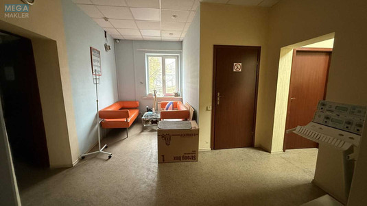 Продаж комерційної нерухомості, 1&nbsp;235&nbsp;кв.м, под офис, <a class="location-link" href="/kiev/" title="Недвижимость Київ">Київ</a>, <a class="location-link" href="/kiev/shevchenkovskij/" title="Недвижимость Шевченківський район">Шевченківський р-н</a>, Льва Толстого вул., 63 (изображение 6)