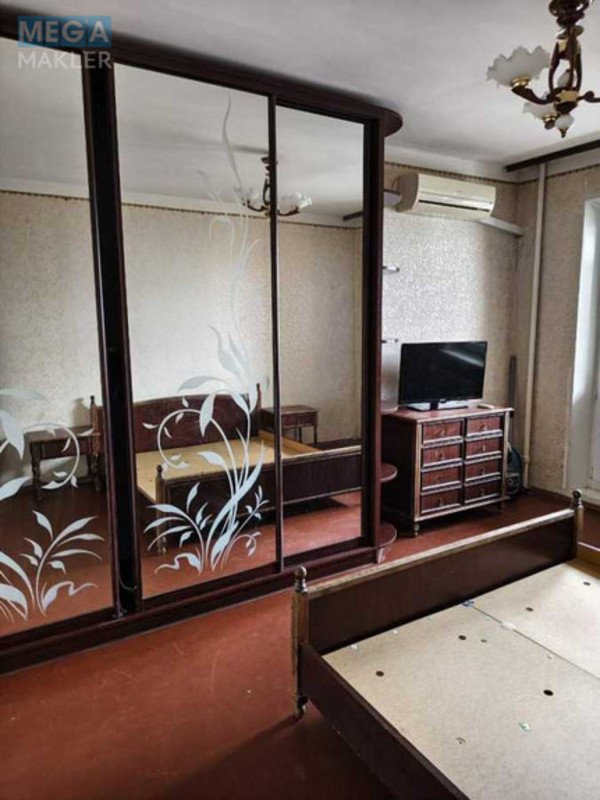 Оренда 3 кімнатної квартири, <a class="location-link" href="/kiev/" title="Недвижимость Київ">Київ</a>, <a class="location-link" href="/kiev/darnickij/" title="Недвижимость Дарницький район">Дарницький р-н</a>, Ларисы Руденко ул., 15/14 (изображение 4)