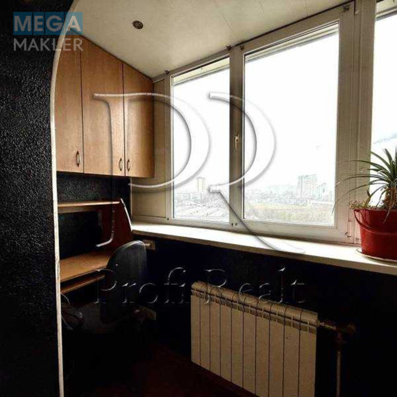 Продаж 2 кімнатної квартири (52/31/8), 9 пов. 9 пов. будинку, <a class="location-link" href="/kiev/" title="Недвижимость Київ">Київ</a>, <a class="location-link" href="/kiev/podolskij/" title="Недвижимость Подільський район">Подільський р-н</a>, Свободи проспект, 15/1 (изображение 6)