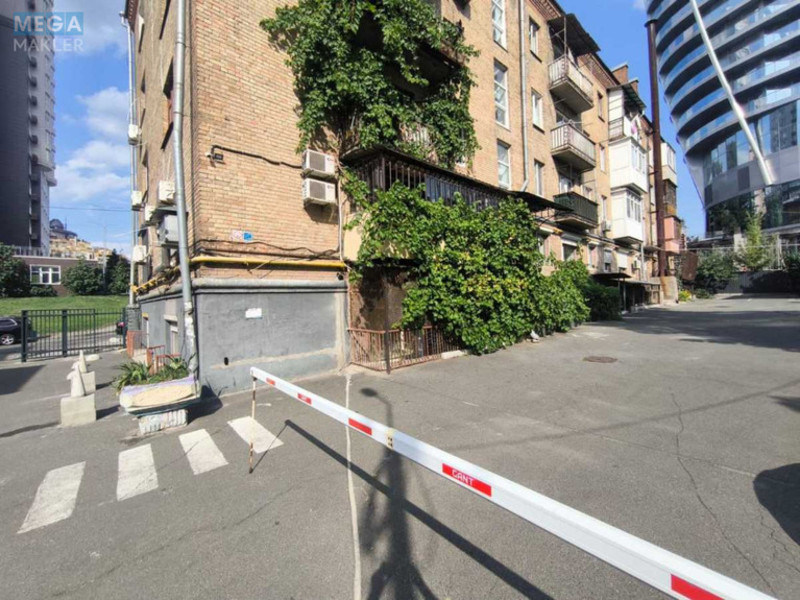 Продаж окремої будівлі/побудови, 270&nbsp;кв.м, <a class="location-link" href="/kiev/" title="Недвижимость Київ">Київ</a>, <a class="location-link" href="/kiev/pecherskij/" title="Недвижимость Печерський район">Печерський р-н</a>, Иоанна Павла ІІ ул., 10 (изображение 3)