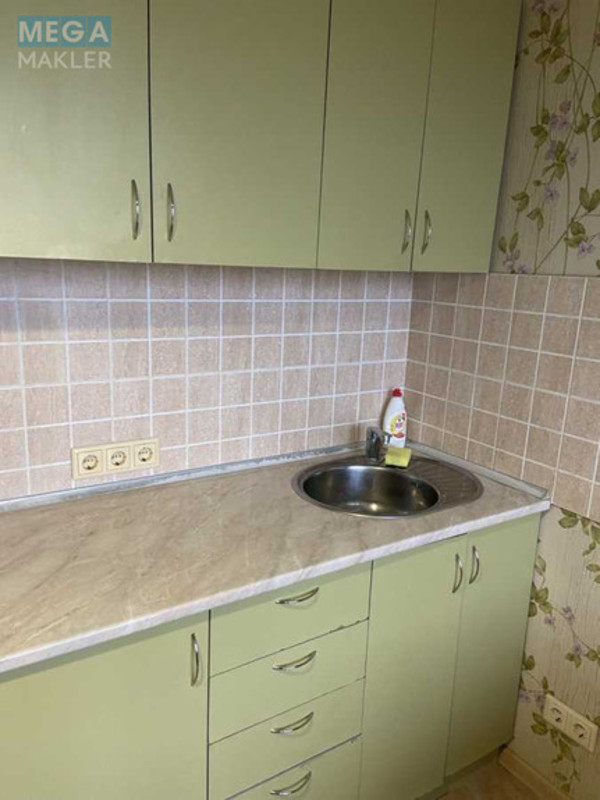 Оренда 1 кімнатної квартири, <a class="location-link" href="/kiev/" title="Недвижимость Київ">Київ</a>, <a class="location-link" href="/kiev/darnickij/" title="Недвижимость Дарницький район">Дарницький р-н</a>, Санаторна вул., 18 (изображение 2)