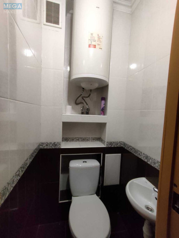 Оренда кімнати (підселення), <a class="location-link" href="/kiev/" title="Недвижимость Київ">Київ</a>, <a class="location-link" href="/kiev/darnickij/" title="Недвижимость Дарницький район">Дарницький р-н</a>, Анни Ахматової вул., 37 (изображение 13)