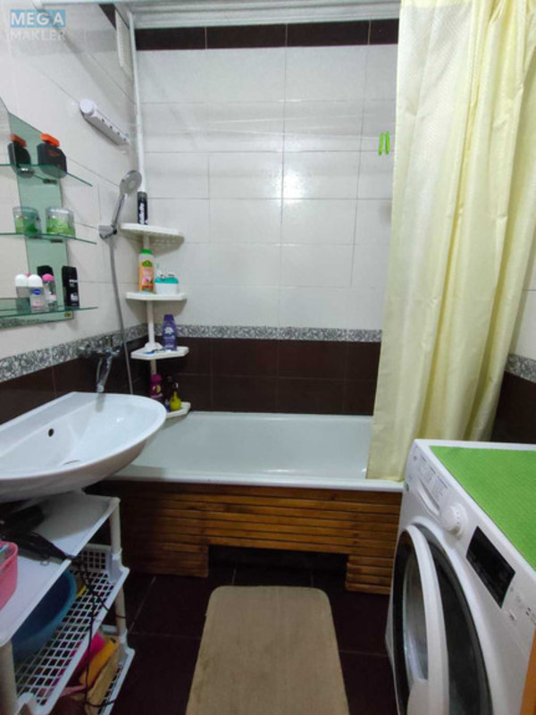 Оренда кімнати (підселення), <a class="location-link" href="/kiev/" title="Недвижимость Київ">Київ</a>, <a class="location-link" href="/kiev/darnickij/" title="Недвижимость Дарницький район">Дарницький р-н</a>, Анни Ахматової вул., 37 (изображение 14)