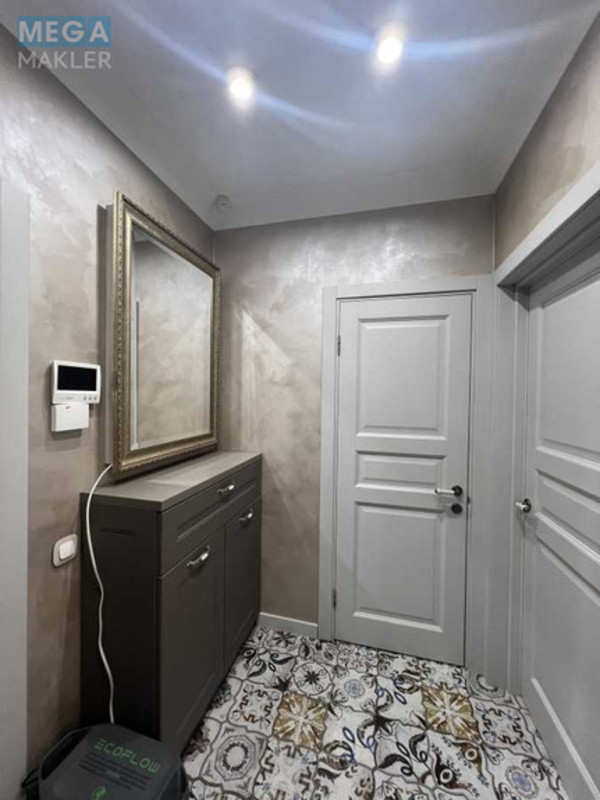 Продаж 1 кімнатної квартири (43/15/15), 1 пов. 12 пов. будинку, <a class="location-link" href="/kiev/" title="Недвижимость Київ">Київ</a>, <a class="location-link" href="/kiev/podolskij/" title="Недвижимость Подільський район">Подільський р-н</a>, Вишгородська вул., 45 (изображение 4)