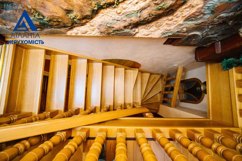 Продаж 5 кімнатної квартири (190/76/38), 1 пов. 2 пов. будинку, <a class="location-link" href="/lutsk/" title="Недвижимость Луцьк">Луцьк</a>, Короленка, 6 (изображение 4)