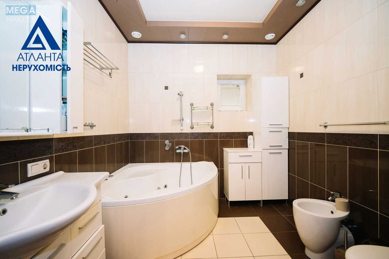 Продаж 5 кімнатної квартири (190/76/38), 1 пов. 2 пов. будинку, <a class="location-link" href="/lutsk/" title="Недвижимость Луцьк">Луцьк</a>, Короленка, 6 (изображение 13)