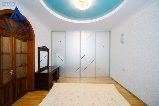 Продаж 5 кімнатної квартири (190/76/38), 1 пов. 2 пов. будинку, <a class="location-link" href="/lutsk/" title="Недвижимость Луцьк">Луцьк</a>, Короленка, 6 (изображение 15)