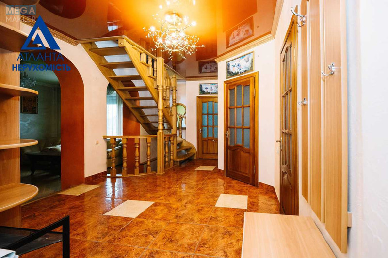 Продаж 5 кімнатної квартири (190/76/38), 1 пов. 2 пов. будинку, <a class="location-link" href="/lutsk/" title="Недвижимость Луцьк">Луцьк</a>, Короленка, 6 (изображение 18)