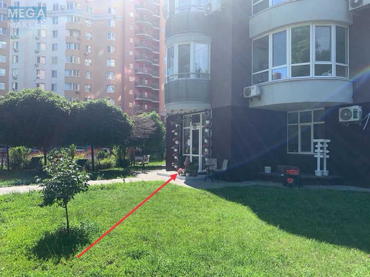 Продаж комерційної нерухомості, 258&nbsp;кв.м, под магазин, <a class="location-link" href="/kiev/" title="Недвижимость Київ">Київ</a>, <a class="location-link" href="/kiev/goloseevskij/" title="Недвижимость Голосіївський район">Голосіївський р-н</a>, Василя Симоненка вул., 5 (изображение 2)