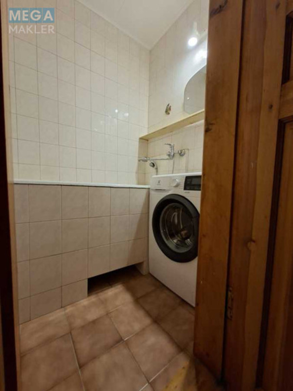 Оренда 2 кімнатної квартири, <a class="location-link" href="/kiev/" title="Недвижимость Київ">Київ</a>, <a class="location-link" href="/kiev/pecherskij/" title="Недвижимость Печерський район">Печерський р-н</a>, Лабораторный пер., 4 (изображение 6)