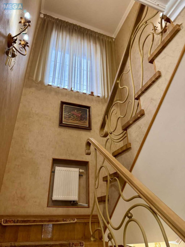 Продаж дома, 3&nbsp;поверху, 299&nbsp;кв.м, 5&nbsp;кімнат, ділянка 6&nbsp;соток, <a class="location-link" href="/kiev/" title="Недвижимость Київ">Київ</a>, <a class="location-link" href="/kiev/darnickij/" title="Недвижимость Дарницький район">Дарницький р-н</a>, 12-а Ентузіастів вул., 18 (изображение 6)