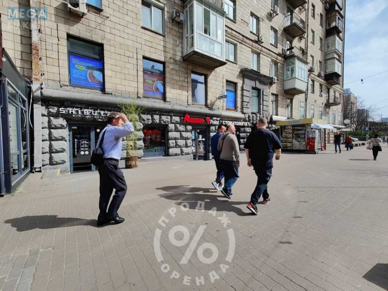 Продаж комерційної нерухомості, 155&nbsp;кв.м, под магазин, <a class="location-link" href="/kiev/" title="Недвижимость Київ">Київ</a>, <a class="location-link" href="/kiev/pecherskij/" title="Недвижимость Печерський район">Печерський р-н</a>, Велика Васильківська вул., 111/113 (изображение 2)