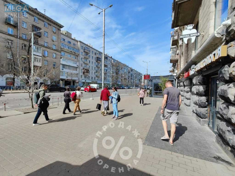 Продаж комерційної нерухомості, 155&nbsp;кв.м, под магазин, <a class="location-link" href="/kiev/" title="Недвижимость Київ">Київ</a>, <a class="location-link" href="/kiev/pecherskij/" title="Недвижимость Печерський район">Печерський р-н</a>, Велика Васильківська вул., 111/113 (изображение 10)