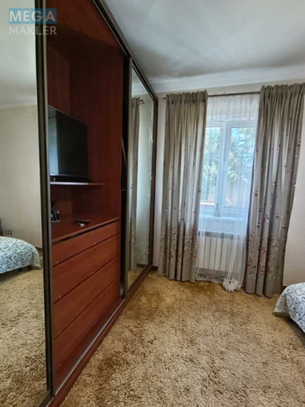 Продаж дома, 2&nbsp;поверху, 168&nbsp;кв.м, 6&nbsp;кімнат, ділянка 8&nbsp;соток, <a class="location-link" href="/kiev/" title="Недвижимость Київ">Київ</a>, <a class="location-link" href="/kiev/darnickij/" title="Недвижимость Дарницький район">Дарницький р-н</a>, Медоносна вул., 33 (изображение 23)