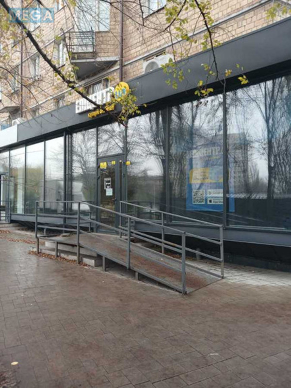 Оренда комерційної нерухомості, 58,90&nbsp;кв.м, под магазин, <a class="location-link" href="/kiev/" title="Недвижимость Київ">Київ</a>, <a class="location-link" href="/kiev/solomenskij/" title="Недвижимость Солом'янський район">Солом'янський р-н</a>, Чоколівський бульв., 37 (изображение 4)