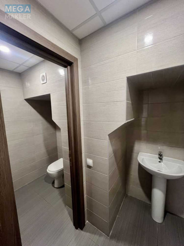 Оренда комерційної нерухомості, 47,90&nbsp;кв.м, под офис, <a class="location-link" href="/kiev/" title="Недвижимость Київ">Київ</a>, <a class="location-link" href="/kiev/shevchenkovskij/" title="Недвижимость Шевченківський район">Шевченківський р-н</a>, Глубочицкая ул., 17 (изображение 4)