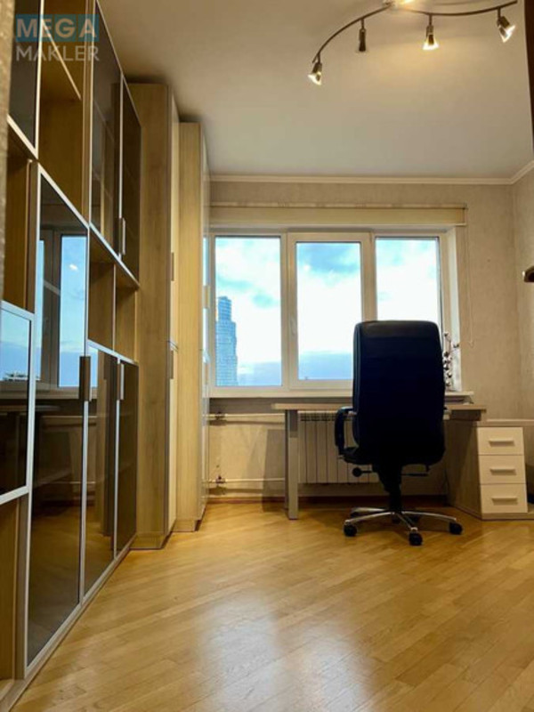 Оренда 3 кімнатної квартири, <a class="location-link" href="/kiev/" title="Недвижимость Київ">Київ</a>, <a class="location-link" href="/kiev/pecherskij/" title="Недвижимость Печерський район">Печерський р-н</a>, Панаса Мирного вул., 11 (изображение 6)