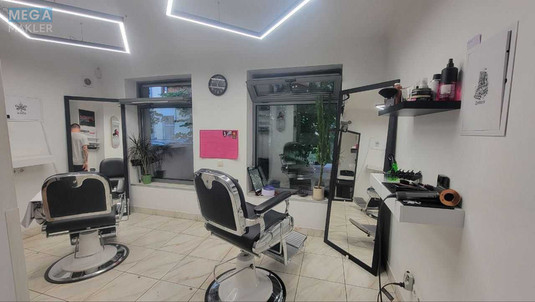 Оренда комерційної нерухомості, 21&nbsp;кв.м, под магазин, <a class="location-link" href="/kiev/" title="Недвижимость Київ">Київ</a>, <a class="location-link" href="/kiev/goloseevskij/" title="Недвижимость Голосіївський район">Голосіївський р-н</a>, Саксаганського вул., 27г (изображение 2)