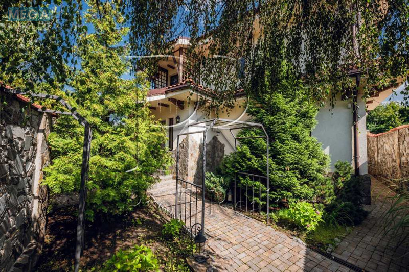 Продаж дома, 2&nbsp;поверху, 275&nbsp;кв.м, 5&nbsp;кімнат, ділянка 15&nbsp;соток, <a class="location-link" href="/kiev/" title="Недвижимость Київ">Київ</a>, <a class="location-link" href="/kiev/shevchenkovskij/" title="Недвижимость Шевченківський район">Шевченківський р-н</a>, Бердянський пров. (изображение 20)