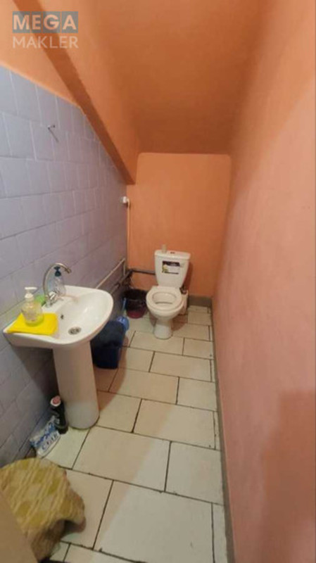 Оренда комерційної нерухомості, 100&nbsp;кв.м, под магазин, <a class="location-link" href="/kiev/" title="Недвижимость Київ">Київ</a>, <a class="location-link" href="/kiev/goloseevskij/" title="Недвижимость Голосіївський район">Голосіївський р-н</a>, Лятошинського вул., 24 (изображение 4)