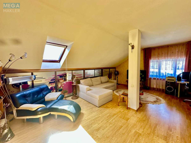 Продаж дома, 2&nbsp;поверху, 240&nbsp;кв.м, 5&nbsp;кімнат, ділянка 15&nbsp;соток, <a class="location-link" href="/kiev/" title="Недвижимость Київ">Київ</a>, <a class="location-link" href="/kiev/obolonskij/" title="Недвижимость Оболонський район">Оболонський р-н</a>, Квитки Цисык ул., 81 (изображение 10)