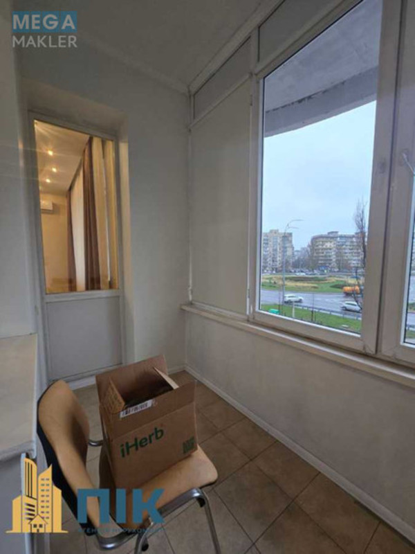 Продаж 4 кімнатної квартири (152/89/17), 2 пов. 10 пов. будинку, <a class="location-link" href="/kiev/" title="Недвижимость Київ">Київ</a>, <a class="location-link" href="/kiev/obolonskij/" title="Недвижимость Оболонський район">Оболонський р-н</a>, Героев Сталинграда просп., 8 (изображение 9)