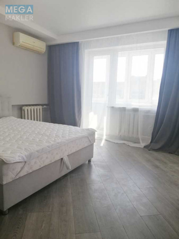 Продаж 1 кімнатної квартири (35/17/7), 9 пов. 9 пов. будинку, <a class="location-link" href="/kiev/" title="Недвижимость Київ">Київ</a>, <a class="location-link" href="/kiev/pecherskij/" title="Недвижимость Печерський район">Печерський р-н</a>, Лаврська вул., 4 (изображение 4)