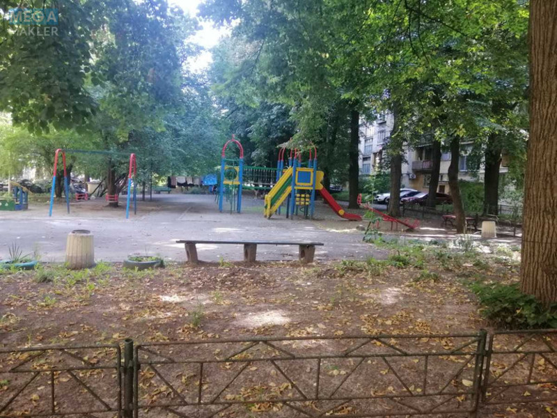 Продаж 1 кімнатної квартири (35/17/7), 9 пов. 9 пов. будинку, <a class="location-link" href="/kiev/" title="Недвижимость Київ">Київ</a>, <a class="location-link" href="/kiev/pecherskij/" title="Недвижимость Печерський район">Печерський р-н</a>, Лаврська вул., 4 (изображение 15)