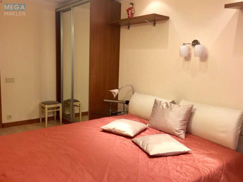 Продаж 2 кімнатної квартири (65/48/?), 7 пов. 9 пов. будинку, <a class="location-link" href="/kiev/" title="Недвижимость Київ">Київ</a>, <a class="location-link" href="/kiev/pecherskij/" title="Недвижимость Печерський район">Печерський р-н</a>, Леси Украинки бульв., 10 (изображение 8)