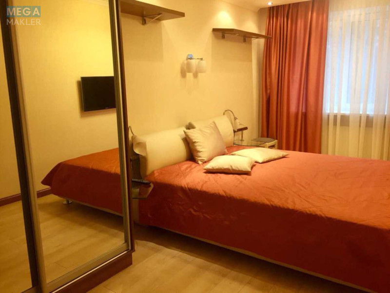 Продаж 2 кімнатної квартири (65/48/?), 7 пов. 9 пов. будинку, <a class="location-link" href="/kiev/" title="Недвижимость Київ">Київ</a>, <a class="location-link" href="/kiev/pecherskij/" title="Недвижимость Печерський район">Печерський р-н</a>, Леси Украинки бульв., 10 (изображение 9)