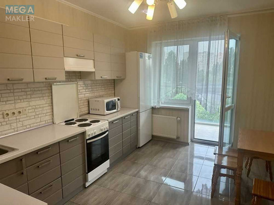 Оренда 2 кімнатної квартири, <a class="location-link" href="/kiev/" title="Недвижимость Київ">Київ</a>, <a class="location-link" href="/kiev/solomenskij/" title="Недвижимость Солом'янський район">Солом'янський р-н</a>, Нижнеключевая ул., 14 (изображение 2)