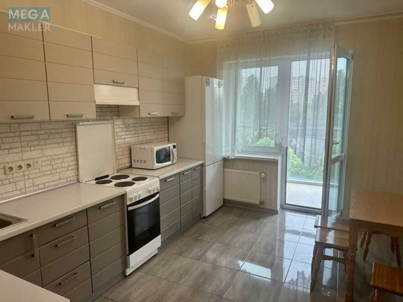 Оренда 2 кімнатної квартири, <a class="location-link" href="/kiev/" title="Недвижимость Київ">Київ</a>, <a class="location-link" href="/kiev/solomenskij/" title="Недвижимость Солом'янський район">Солом'янський р-н</a>, Нижнеключевая ул., 14 (изображение 2)