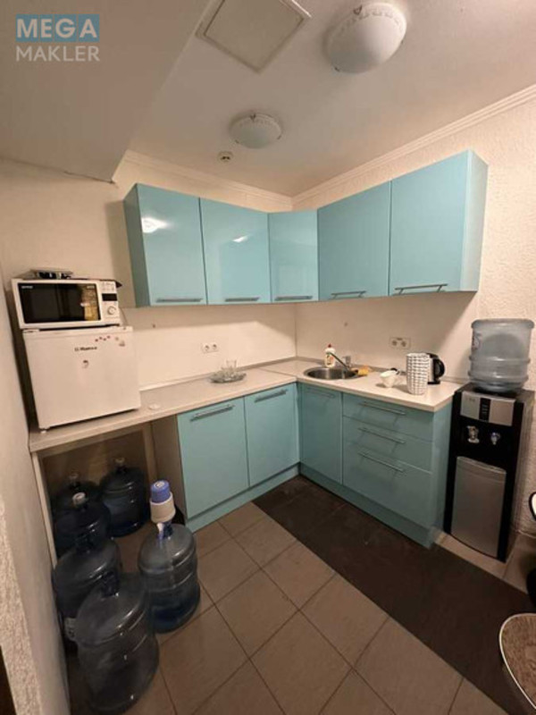 Оренда окремої будівлі/побудови, 200&nbsp;кв.м, <a class="location-link" href="/kiev/" title="Недвижимость Київ">Київ</a>, <a class="location-link" href="/kiev/obolonskij/" title="Недвижимость Оболонський район">Оболонський р-н</a>, Маршала Тимошенко ул., 21 (изображение 3)