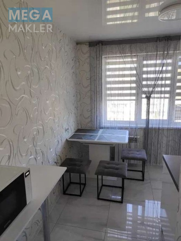 Оренда 1 кімнатної квартири, люкс, <a class="location-link" href="/kiev/" title="Недвижимость Київ">Київ</a>, <a class="location-link" href="/kiev/dneprovskij/" title="Недвижимость Дніпровський район">Дніпровський р-н</a>, Дніпровська набережна 5а, Березняки ( <img src="https://megamakler.com.ua/metro/ff0000.gif" alt="" class="metro" /> м. Левобережная, 15 хв. ) (изображение 9)