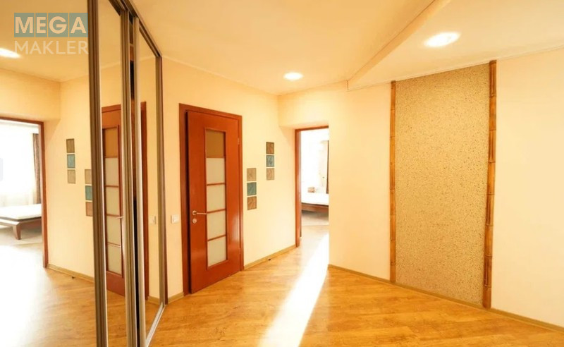 Оренда 4 кімнатні квартири, люкс, <a class="location-link" href="/kiev/" title="Недвижимость Київ">Київ</a>, <a class="location-link" href="/kiev/dneprovskij/" title="Недвижимость Дніпровський район">Дніпровський р-н</a>, пр. Тичини 16/2, Березняки ( <img src="https://megamakler.com.ua/metro/ff0000.gif" alt="" class="metro" /> м. Левобережная, 20 хв. ) (изображение 12)