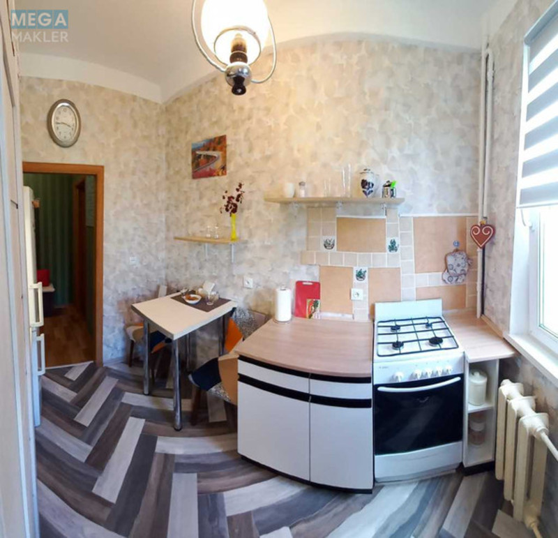 Оренда 2 кімнатної квартири, <a class="location-link" href="/kiev/" title="Недвижимость Київ">Київ</a>, <a class="location-link" href="/kiev/solomenskij/" title="Недвижимость Солом'янський район">Солом'янський р-н</a>, Волинська вул., 8 (изображение 14)